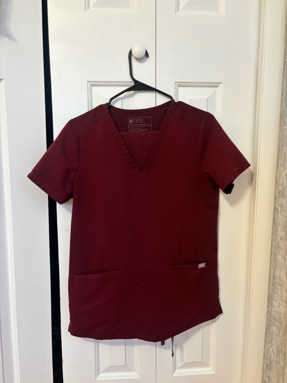 Figs V-Neck Scrub Top in Burgundy